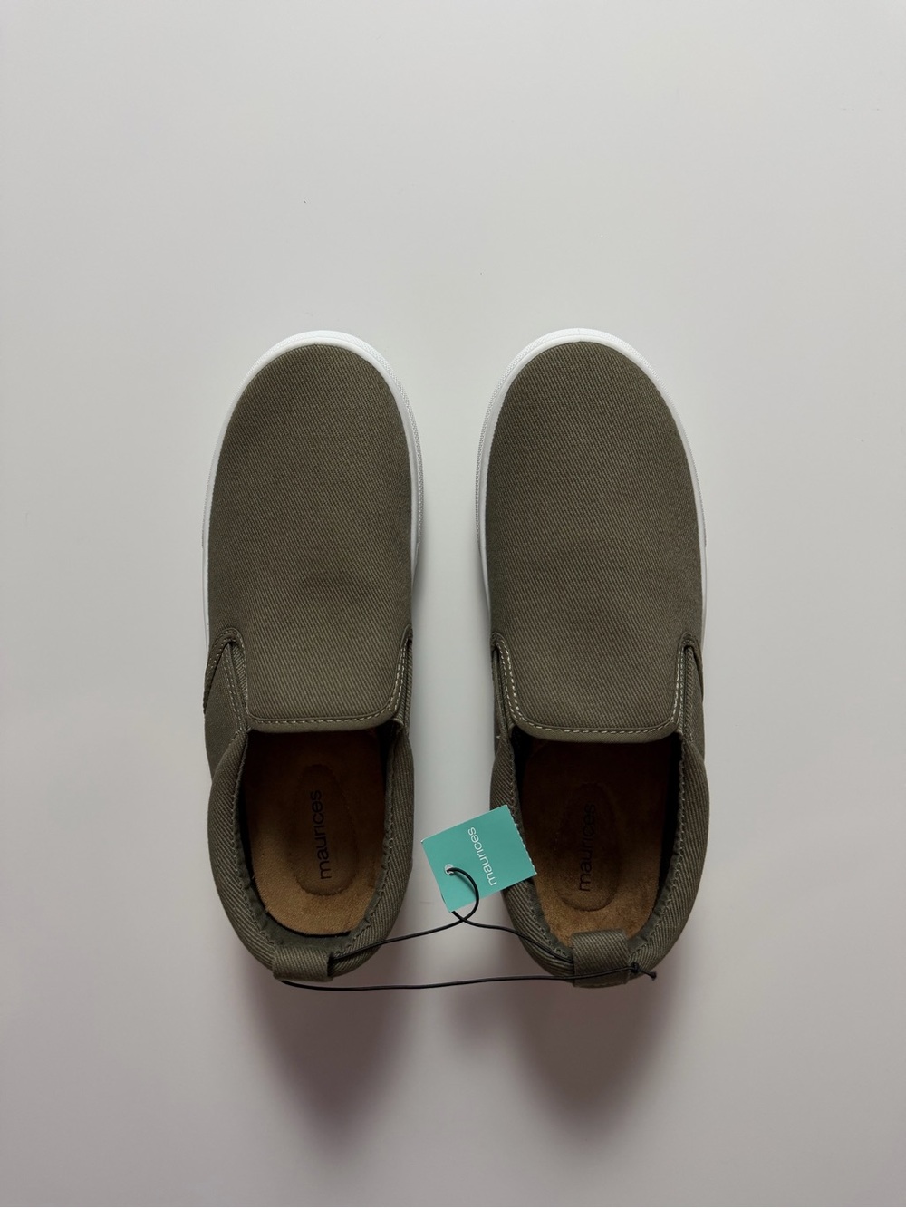 NWT Maurices Super Cushion Slip On Shoes, Green, Size Women’s 10
